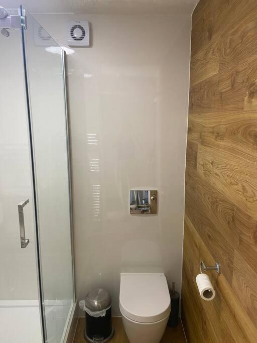 One Bedroom Ground Floor Flat Central 치체스터 외부 사진